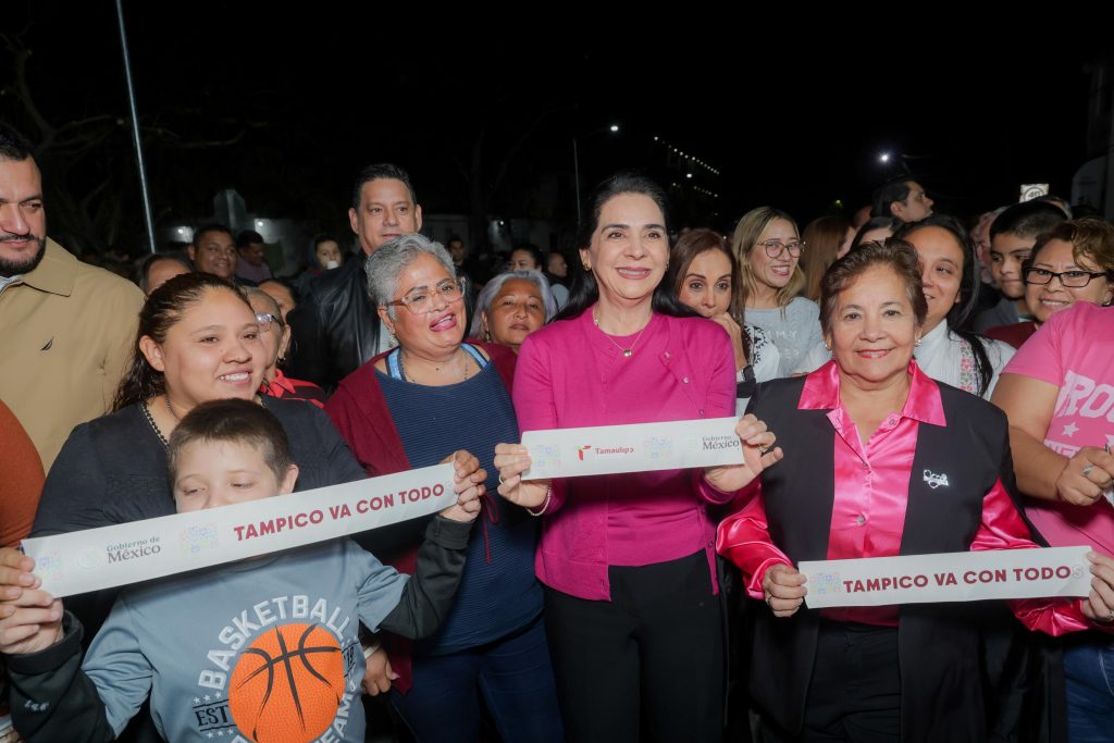 Entrega Mónica Villarreal Anaya pavimentación de tres calles en la Zona Norte