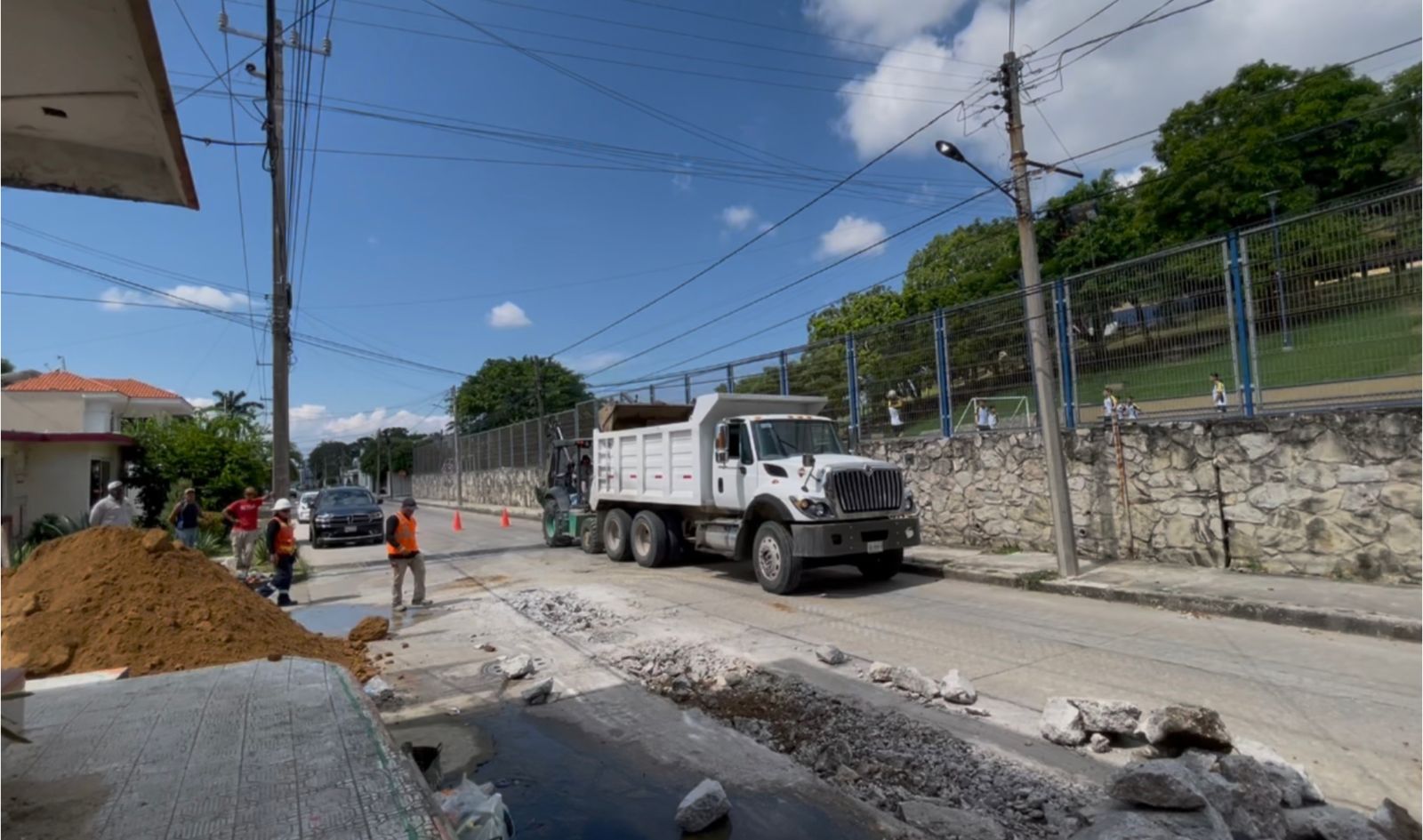 Inicia COMAPA SUR trabajos de rehabilitación de línea de drenaje en Lomas de Rosales