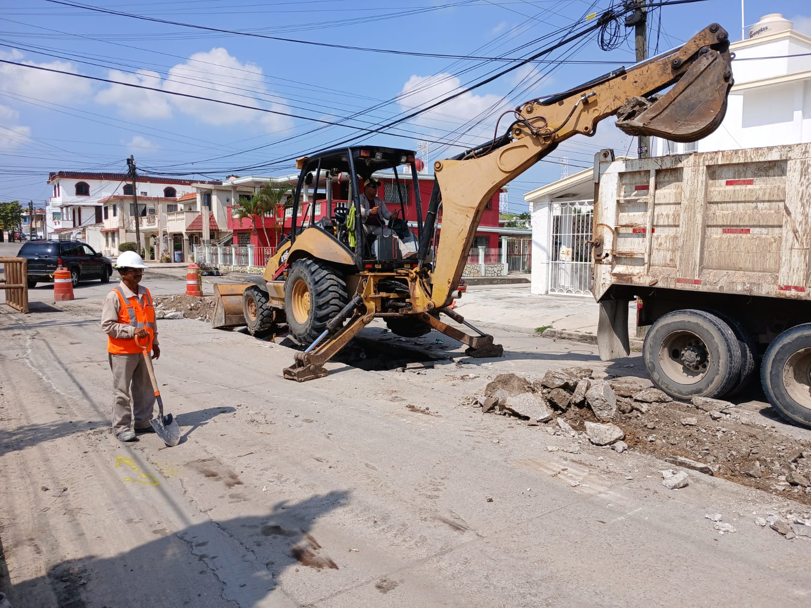 Mantiene COMAPA SUR acciones permanentes para atender afectaciones en la red sanitaria