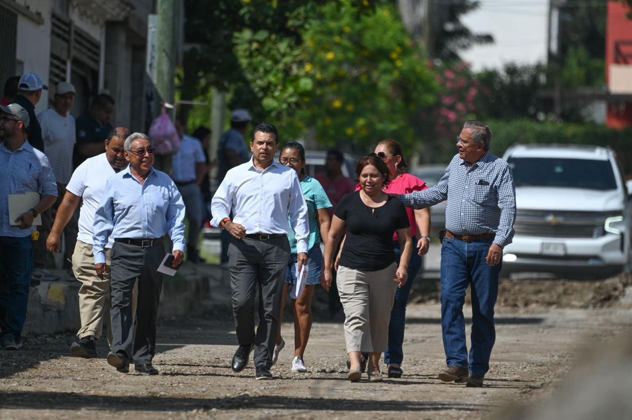 Agradecen vecinos pavimentación en la Cuauhtémoc.