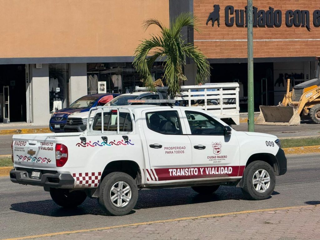 Operativo grúa en Madero va parejo