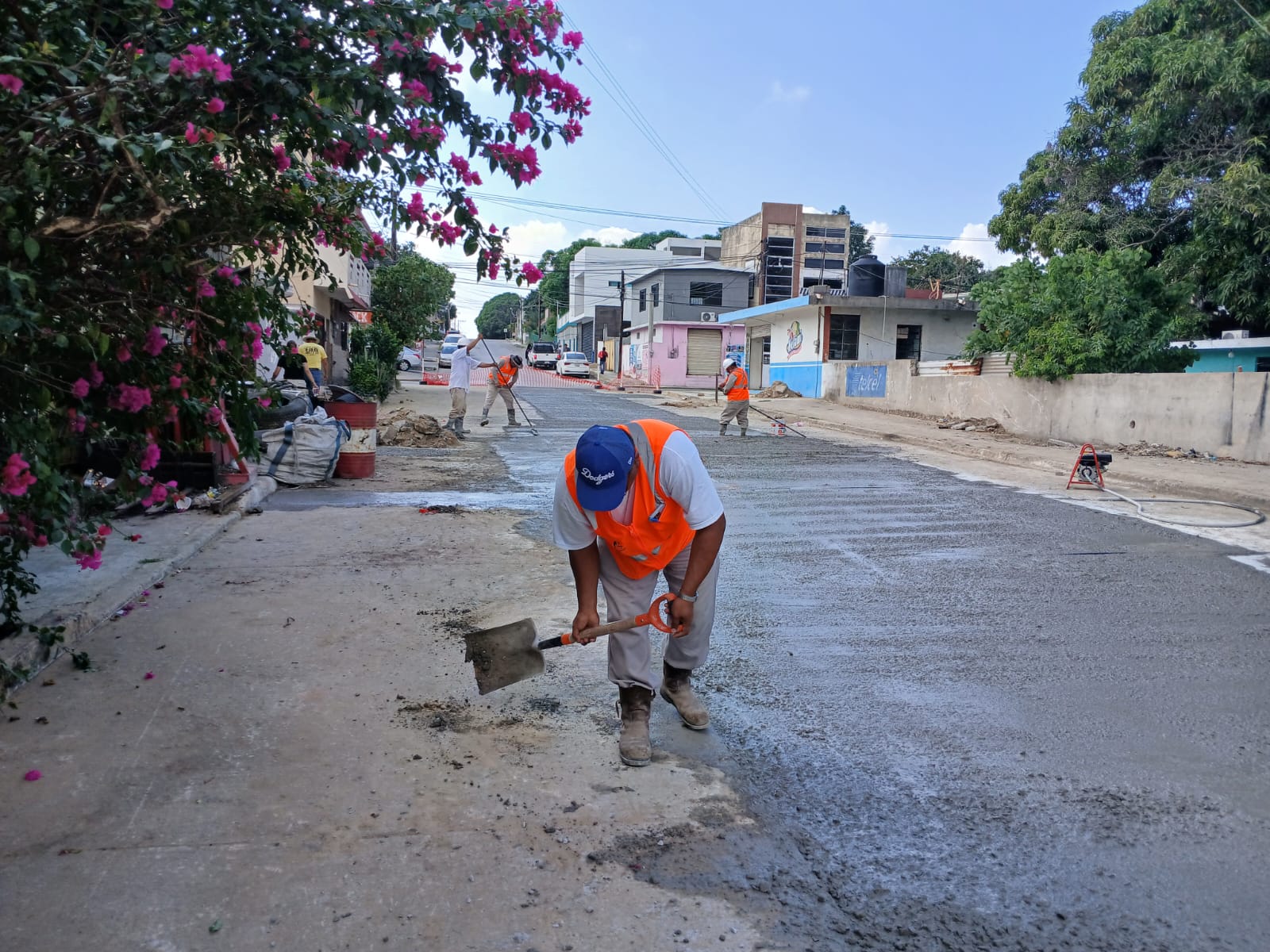 Inicia pavimentación tras concluir la rehabilitación de colector en la colonia Tancol
