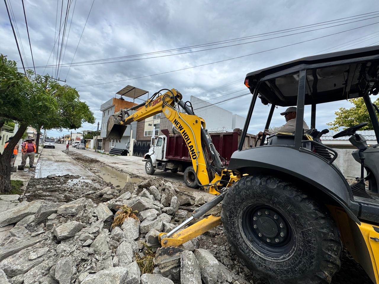 Rehabilita COMAPA SUR red sanitaria en la colonia Luna Luna