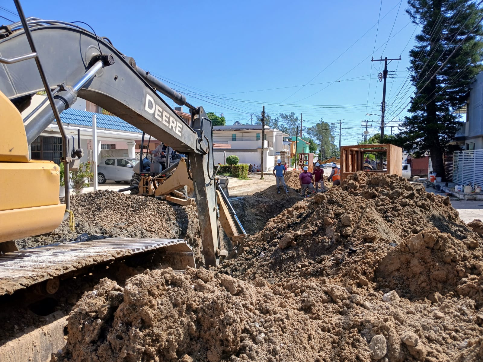 Rehabilita COMAPA SUR colector sanitario en la colonia Unidad Nacional de Ciudad Madero