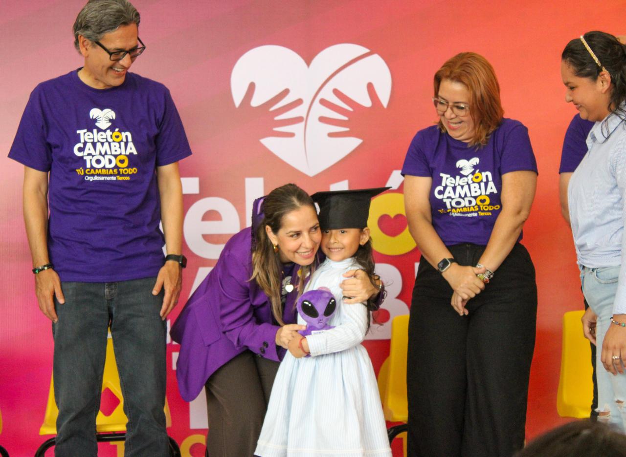 Dunia Marón madrina de 46 niñas y niños que egresan del CRIT Tamaulipas