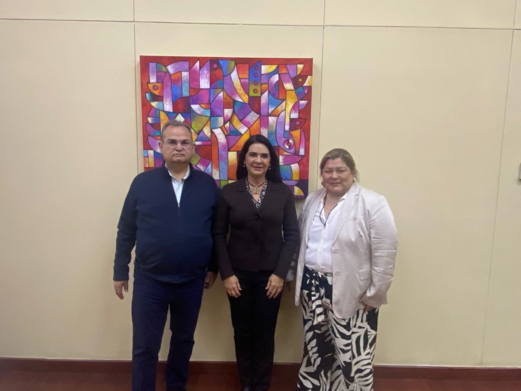 Gestiona Mónica Villarreal ante la SHCP recursos federales