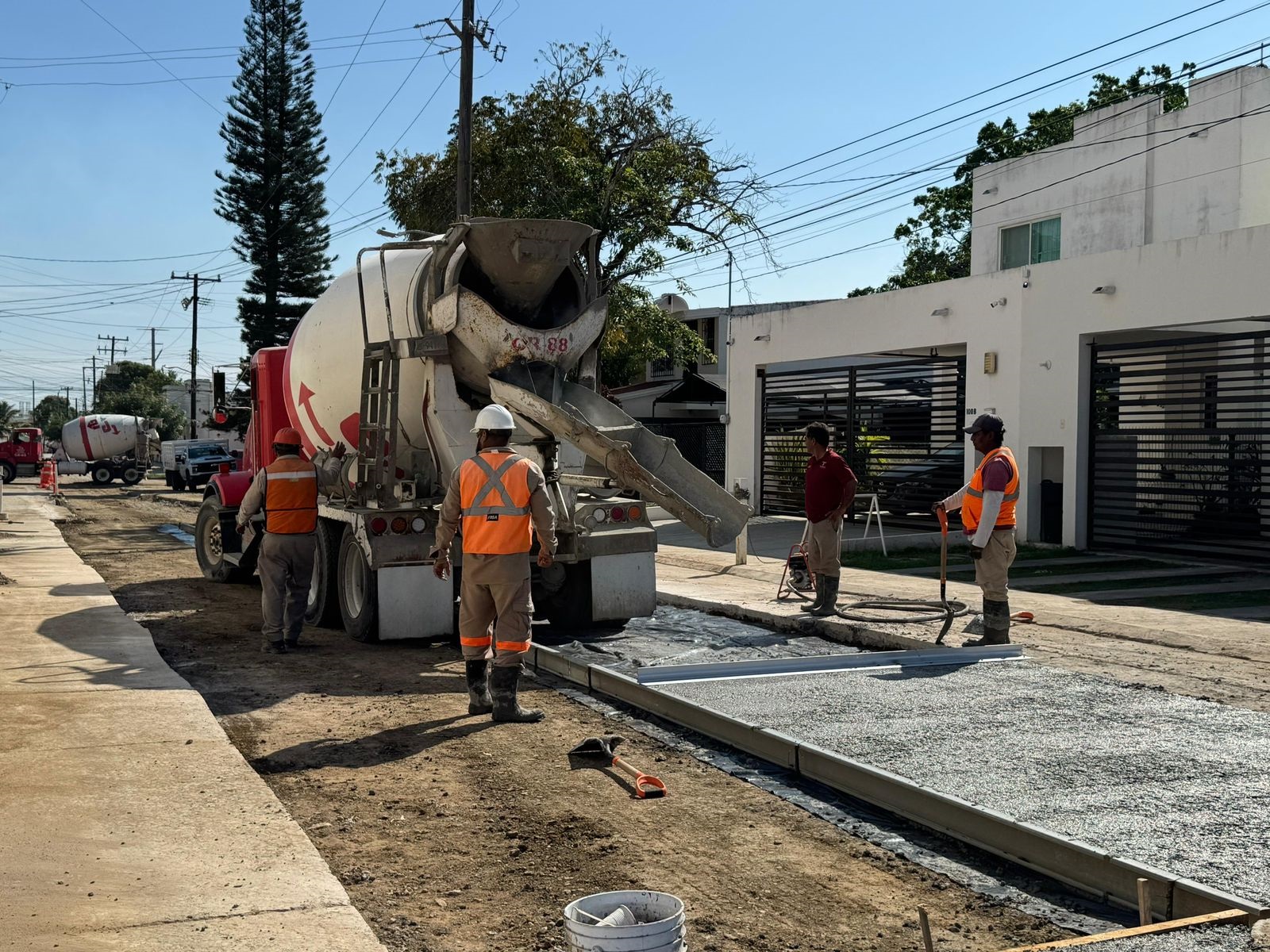 COMAPA SUR repone pavimento tras rehabilitar red sanitaria en la colonia Unidad Nacional