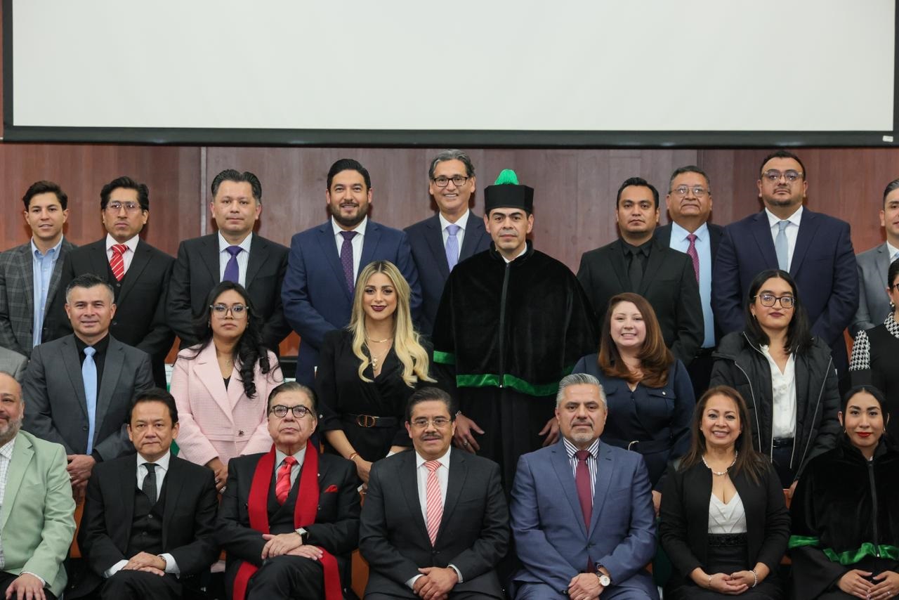 Erasmo González obtuvo su grado de Maestro en Administración Pública en el INAP