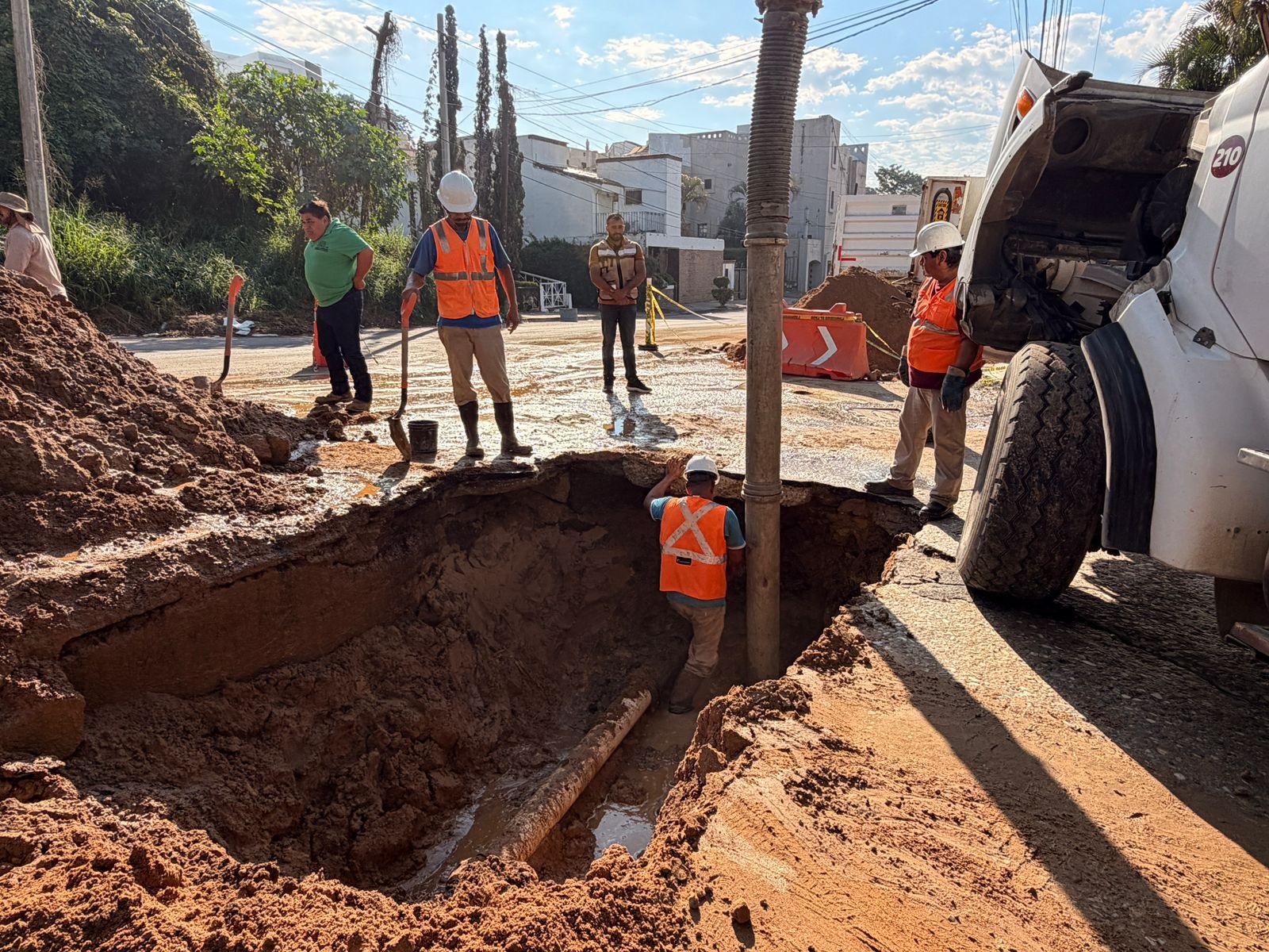 Refuerza COMAPA SUR mantenimiento de la red de agua potable