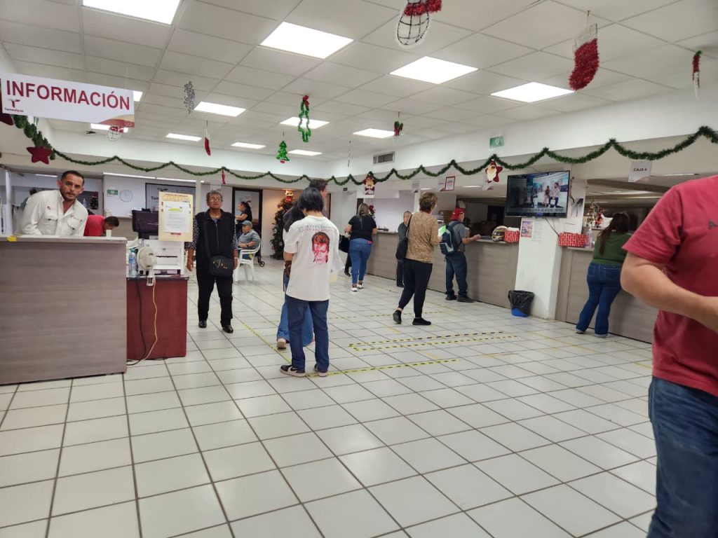 Contribuyentes aglomeran Oficina Fiscal de Madero por descuentos en refrendo