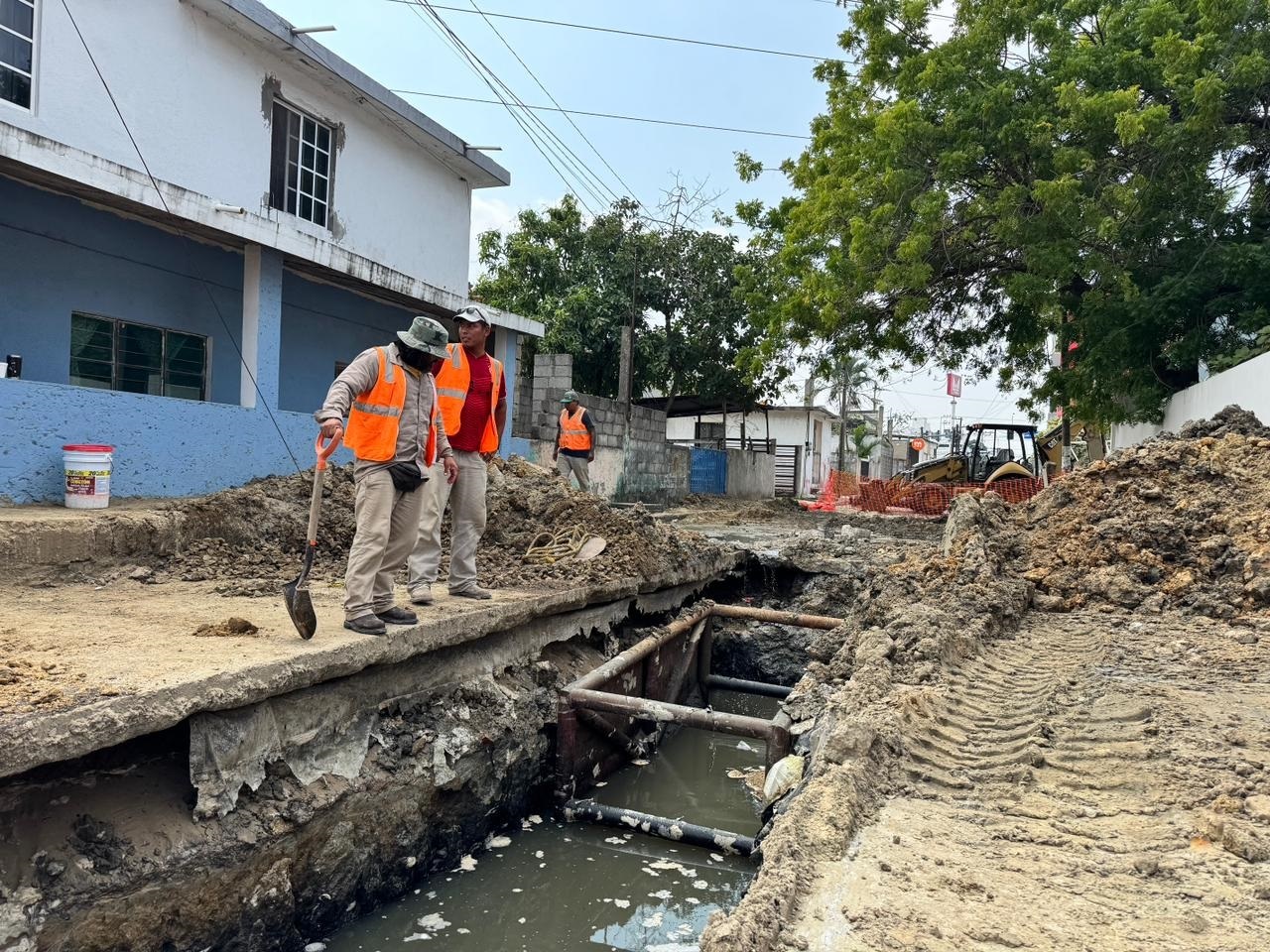 COMAPA SUR rehabilita línea general de drenaje en la colonia Del Bosque