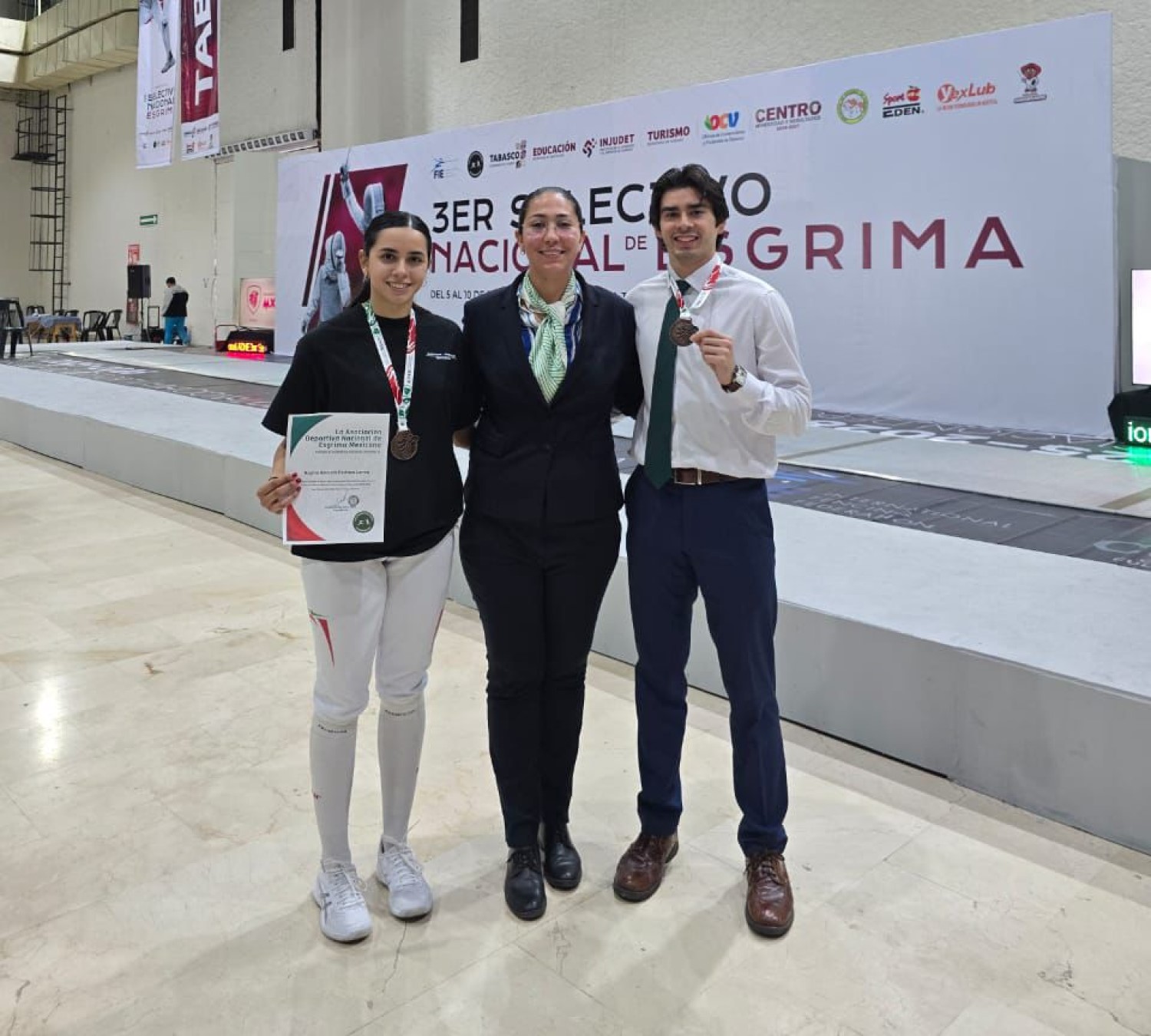 Destacan estudiantes de la UAT en Nacional de Esgrima