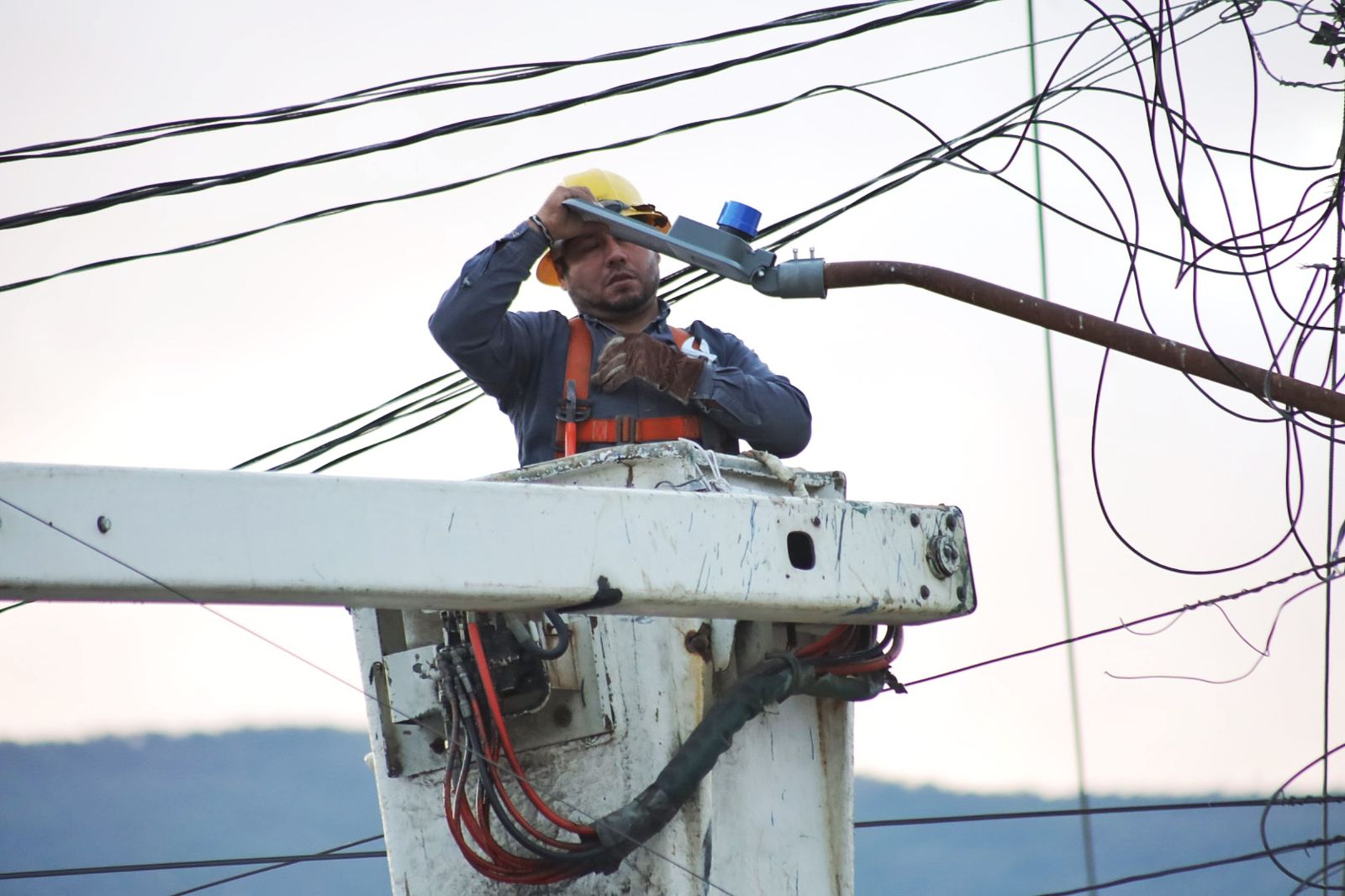 Instalará Municipio 5 mil lámparas última generación.