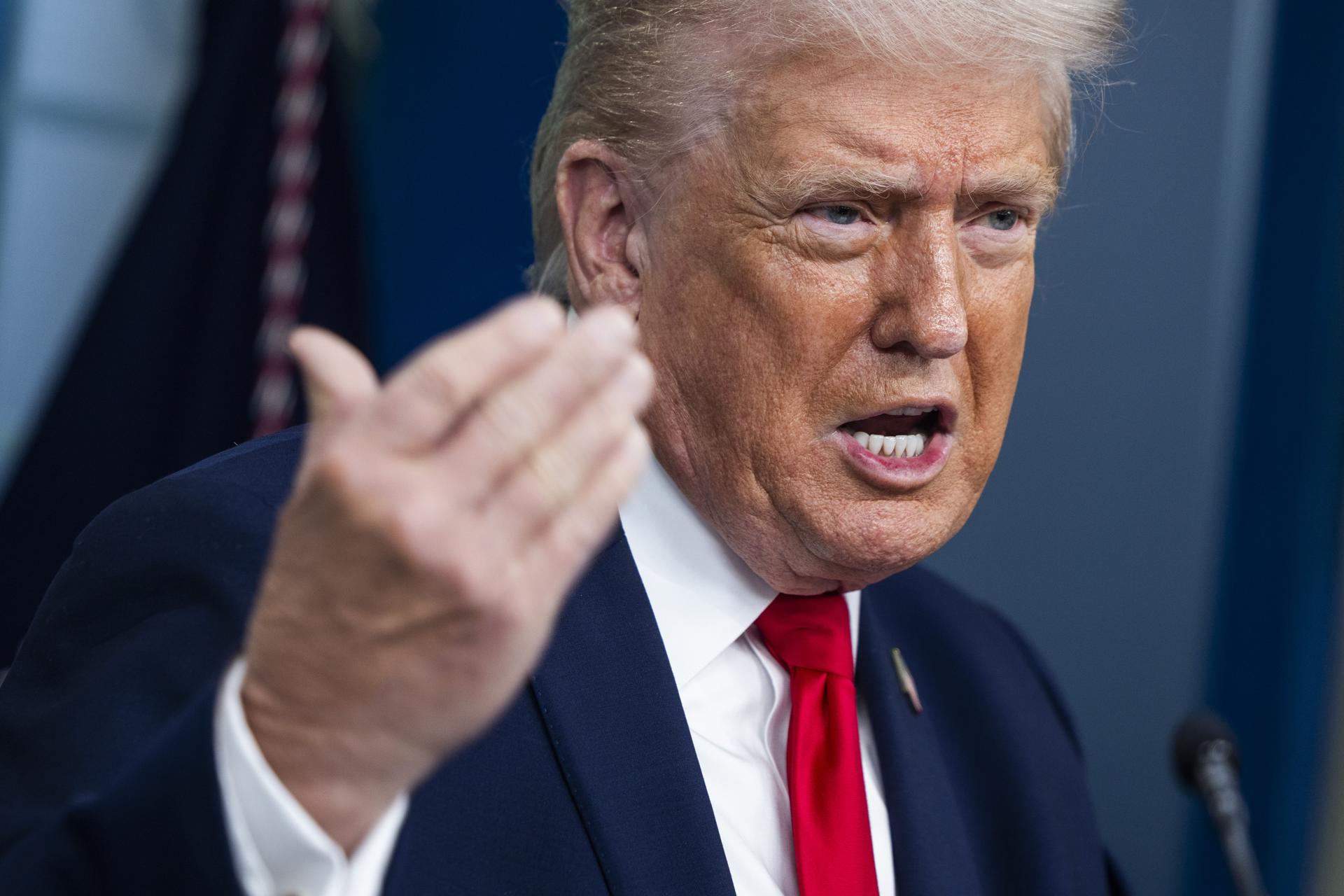 Trump impone un arancel del 25 % a los países que compren bienes de Irán