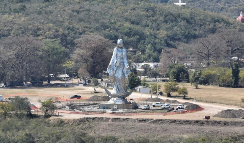 Embellece Gobierno del Estado el monumento a la Virgen de El Chorrito con moderna plazoleta