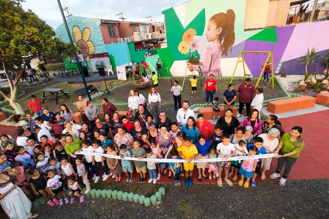 Entrega Mónica Villarreal rehabilitación del Parque “José A. Torres” en la colonia Insurgentes