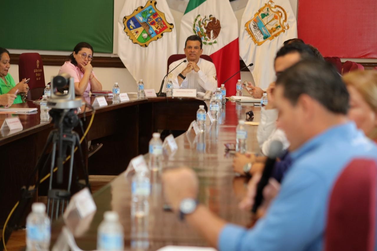 Distingue Cabildo victorense a rescatista de animales.