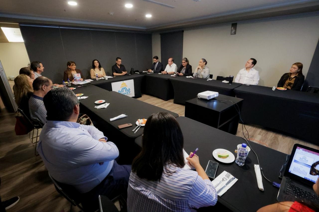 Fortalece Mónica Villarreal coordinación con Hoteleros y Canaco para impulsar turismo y seguridad