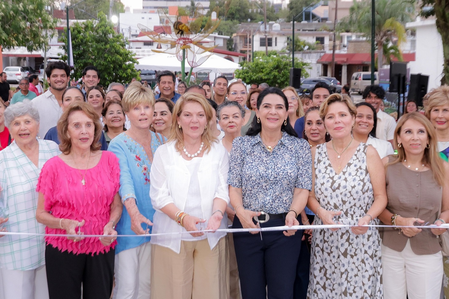 Reinaugura Mónica Villarreal Anaya la Plaza Fraile para fortalecer la convivencia familiar